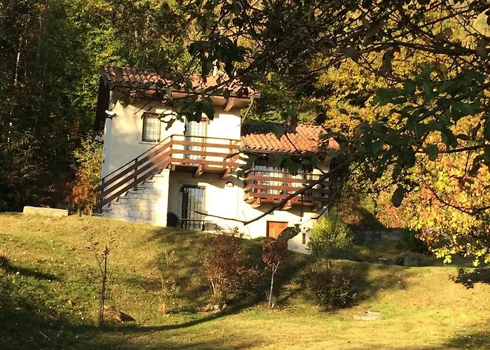Villino Camparbino Vista D Orta 别墅 *